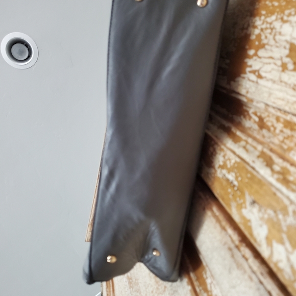 Gray Vegan Leather large bag. New - Picture 7 of 7